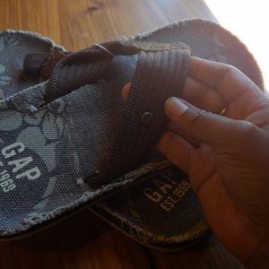 Gap Flip flop Sandals